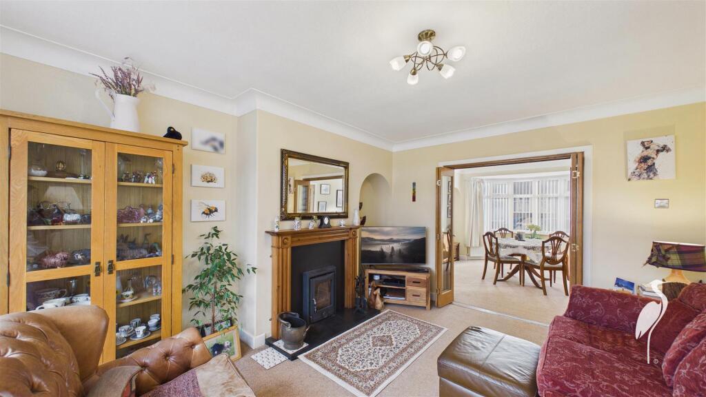 Lingdale Avenue, South Bents, Sunderland photo 4
