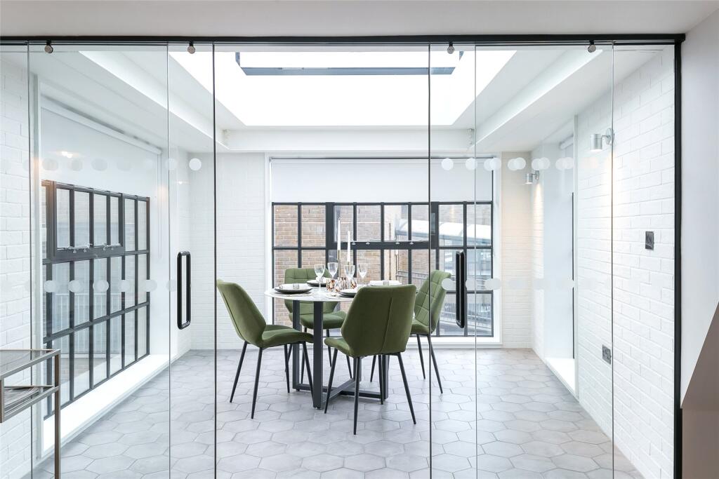 Apartment in London - View 2
