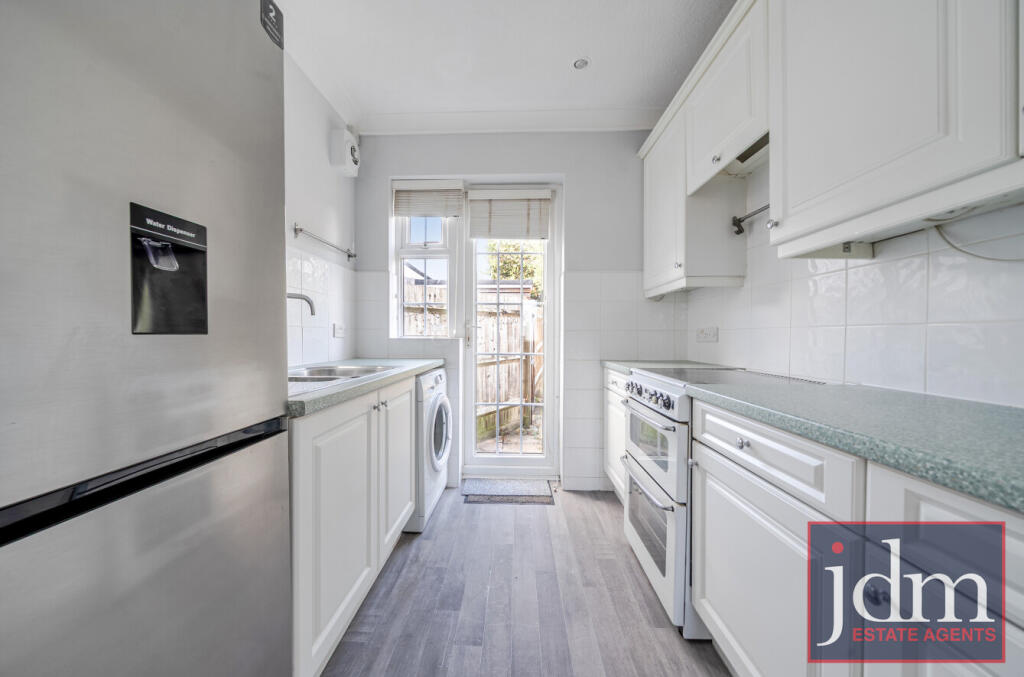 House in London, Perry Hall, Petts Wood - View 5