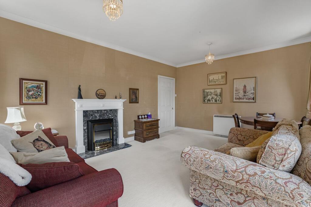 Apartment in Cheltenham, Warden Hill, Lansdown - View 4