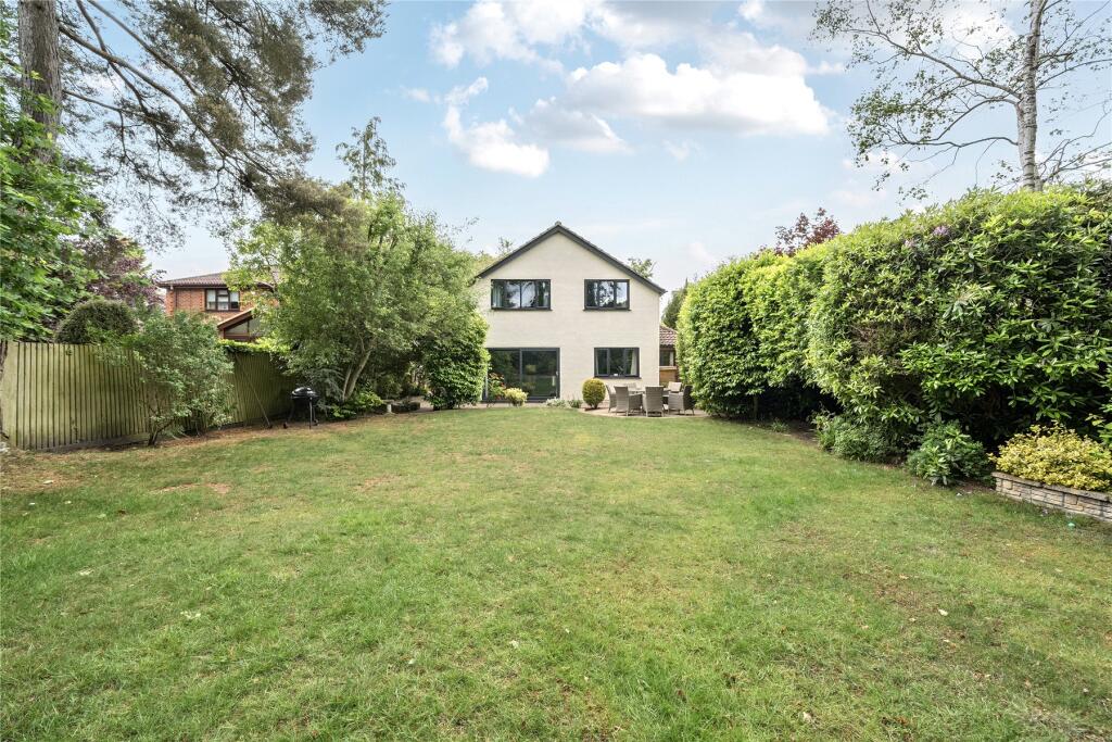 House in Surrey Heath, Lightwater, Windlesham - View 2