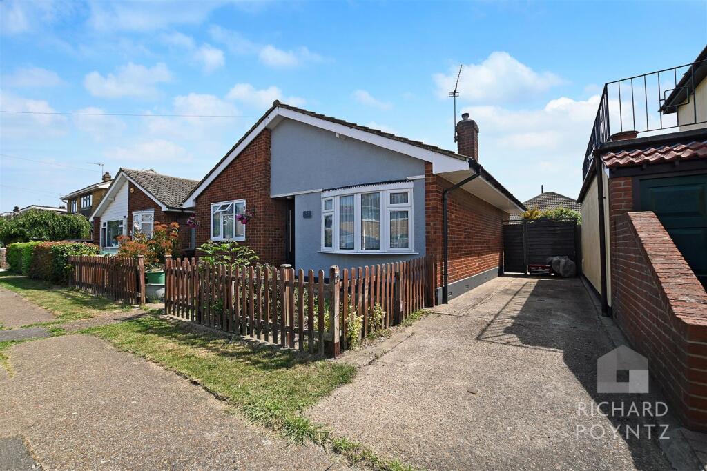 2-bed detached on Detached Bungalow | No Onward Chain | Convenient & Popular LocationSan Remo Road, Canvey Island, £325,000
