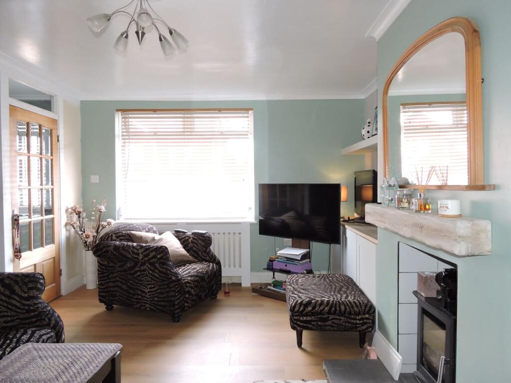 House in London, Enfield Highway, Southbury - View 4