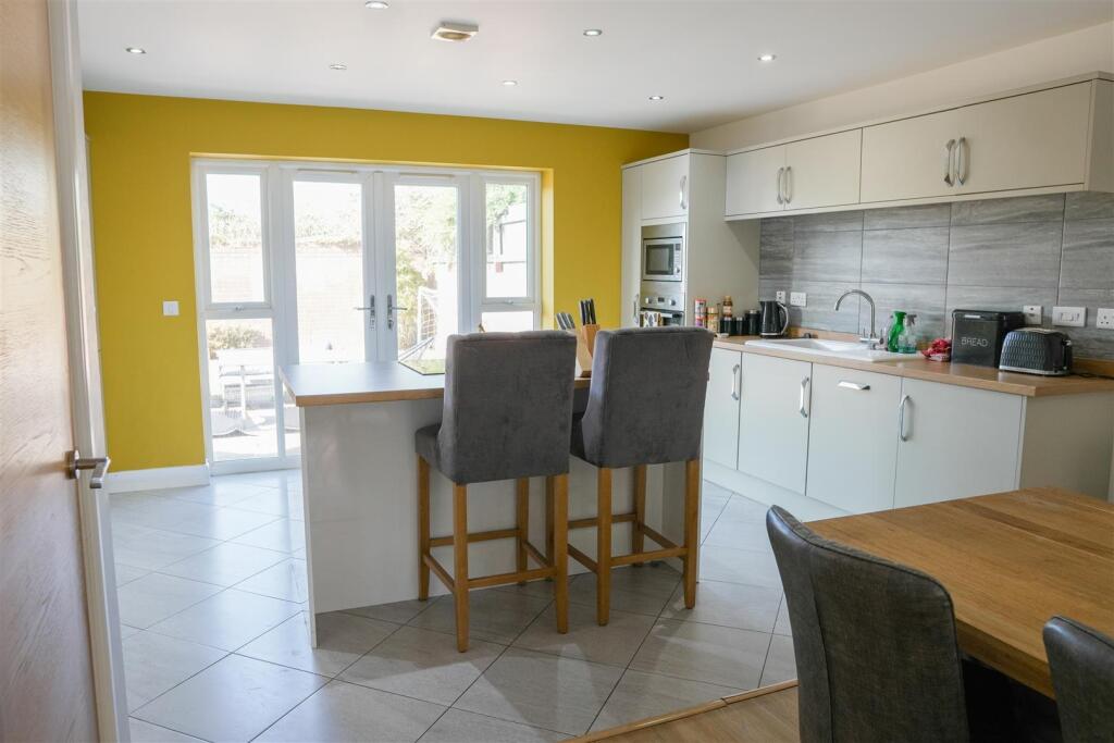House in Mansfield, Ladybrook - More