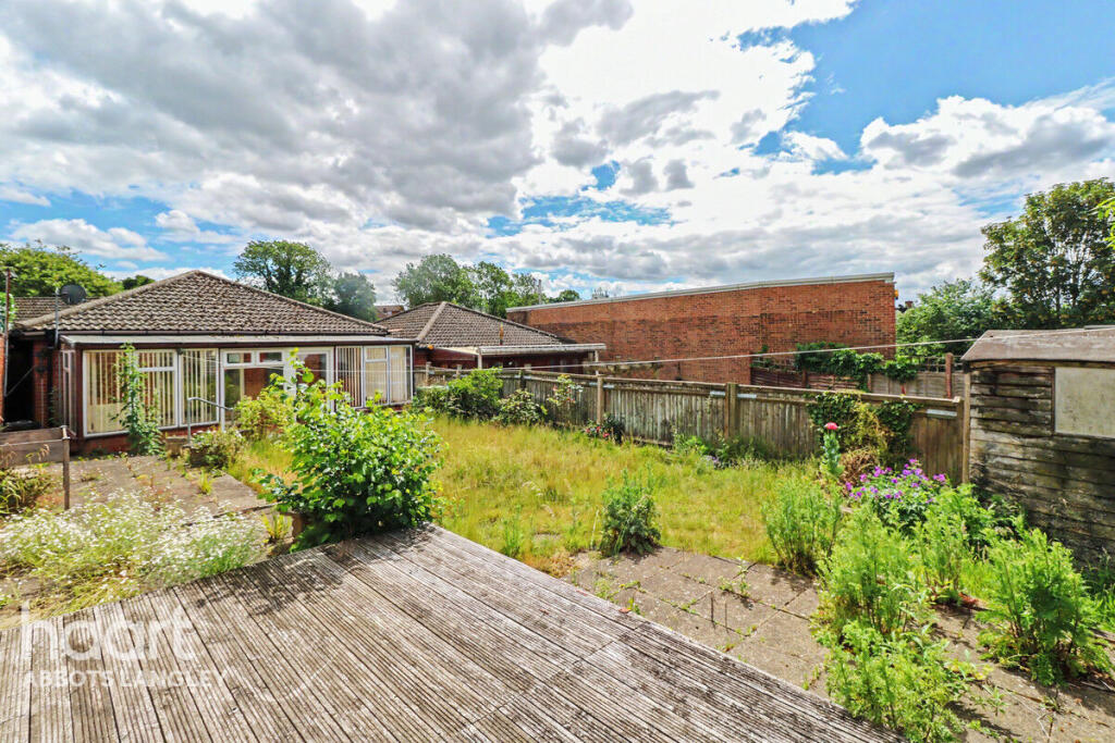 Main image of property: Fairway Court, Hemel Hempstead