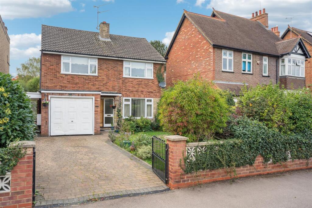 Main image of property: Southcourt Road, Linslade