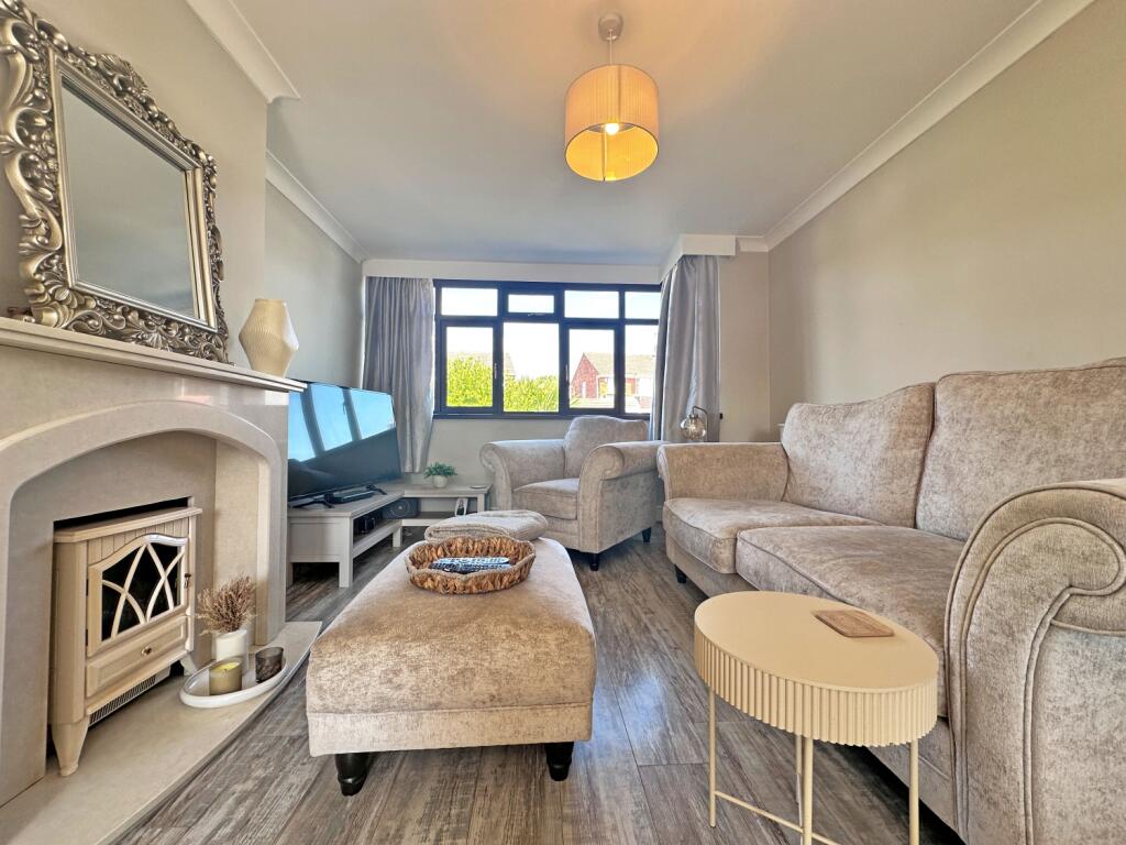 House in Sandwell, Ocker Hill - More