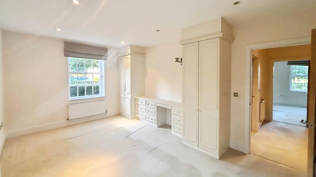 Apartment in Trafford, Greater Manchester - View 3