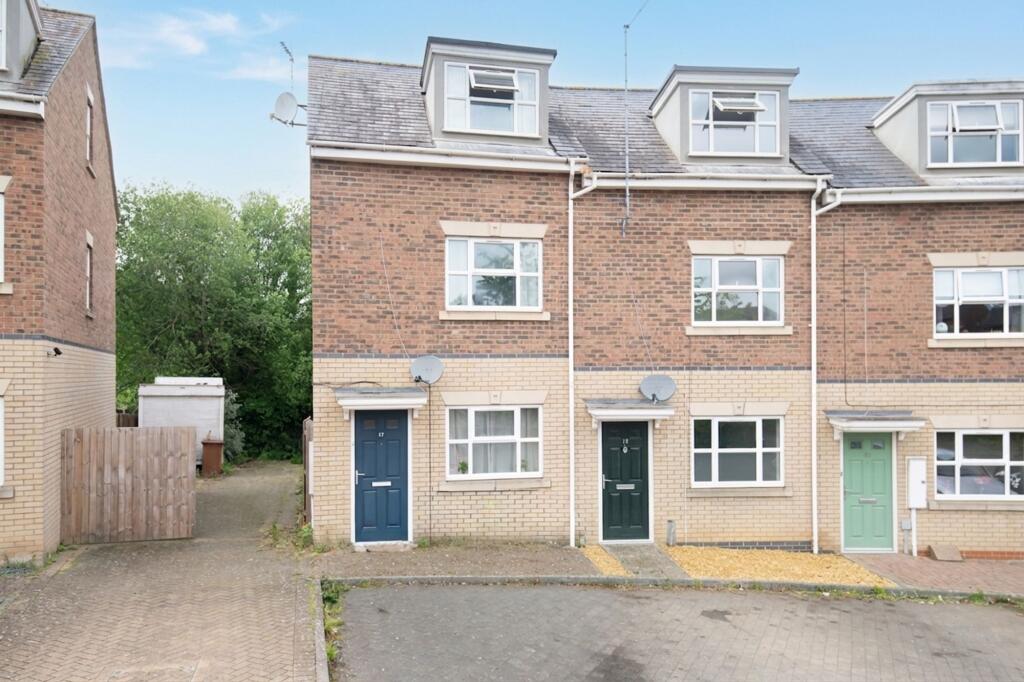 Main image of property: The Crescent, Wellingborough, NN8