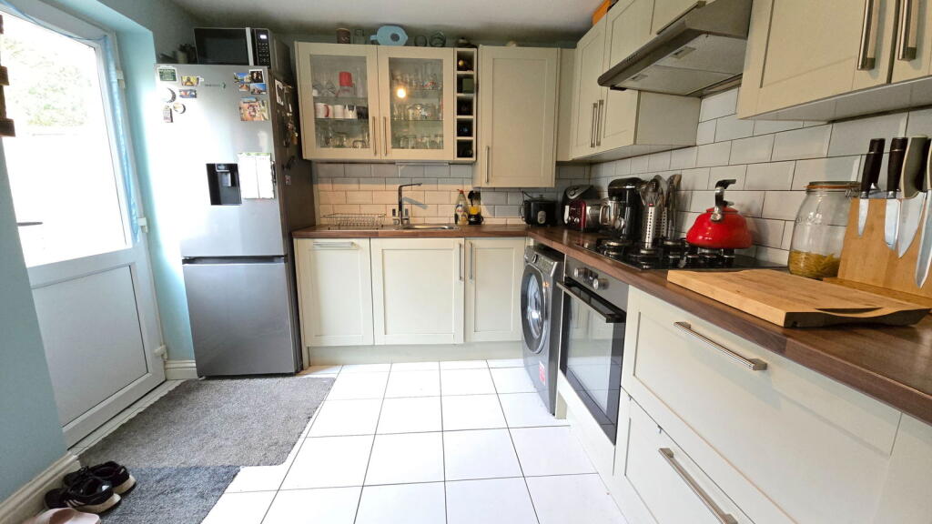 Sycamore Rise, Newbury, RG14 2LZ photo 3