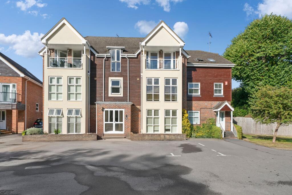 Main image of property: Pendenza, Cobham, KT11