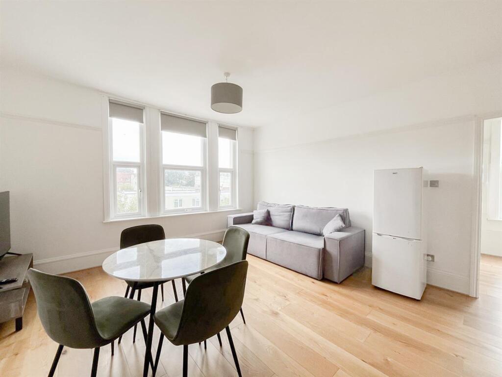 Apartment in Tonbridge - More