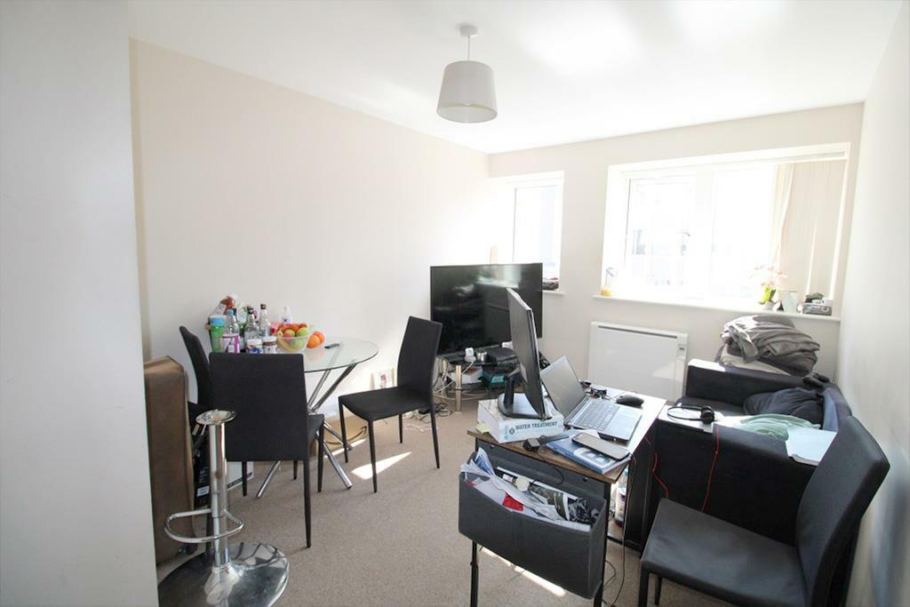 241 High Street, Kingswinford photo 4