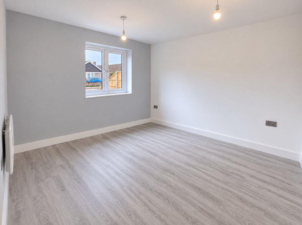 House in Gosport, Lee-on-the-Solent - More