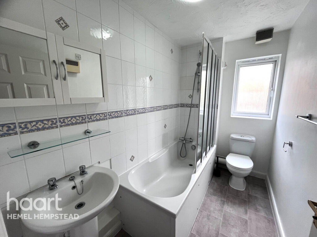 Main image of property: Swan Mead, Hemel hempstead