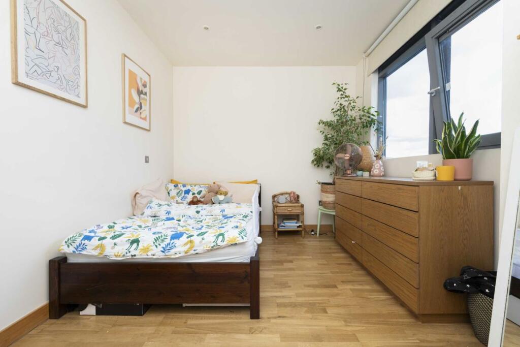 Apartment in London - View 5