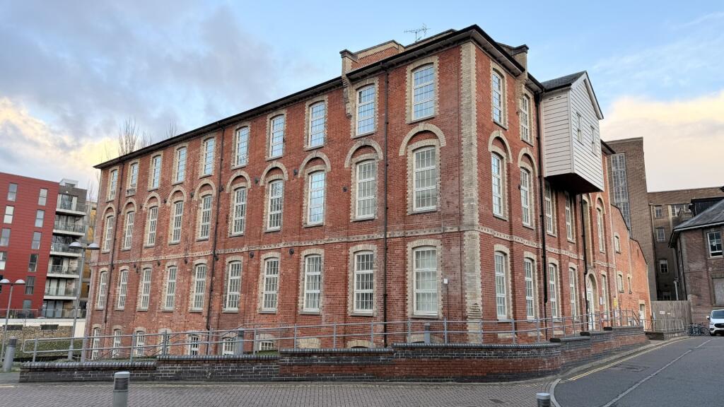 3-bed flat on 18 Priory View, Paper Mill Yard, Norwich, Norfolk NR1 2GA, £130,000
