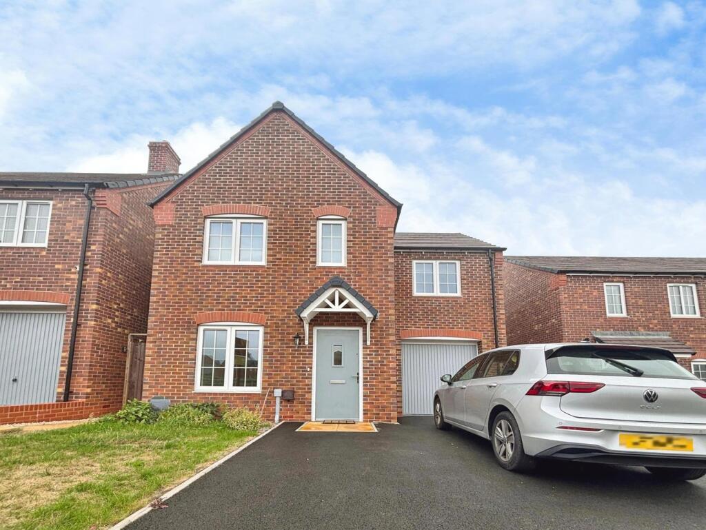 Main image of property: Wuffle Gardens, Nuneaton, Warwickshire, CV11