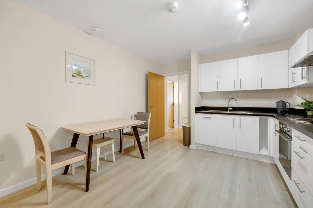 Apartment in London - View 5
