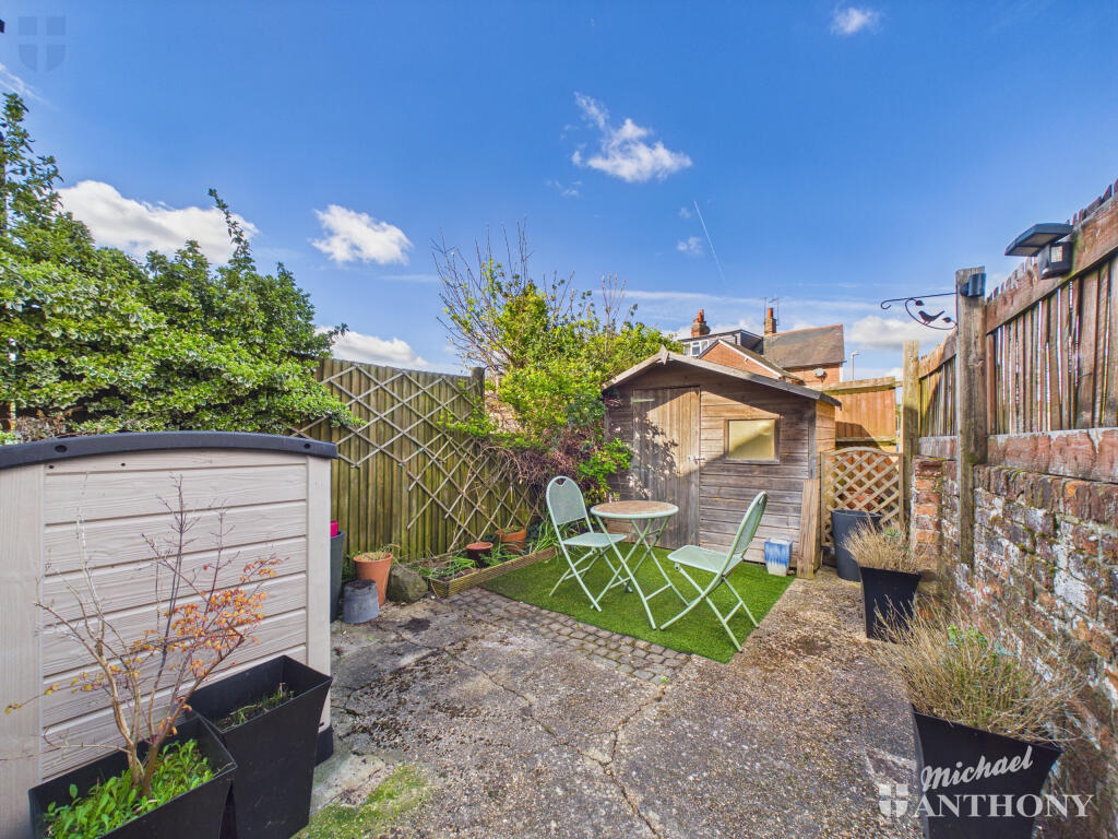 House in Aylesbury, Victoria Park - View 4