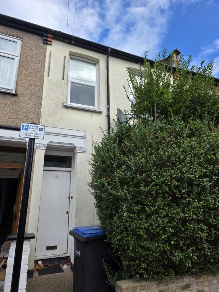 Main image of property: Sunnyside Road North, London