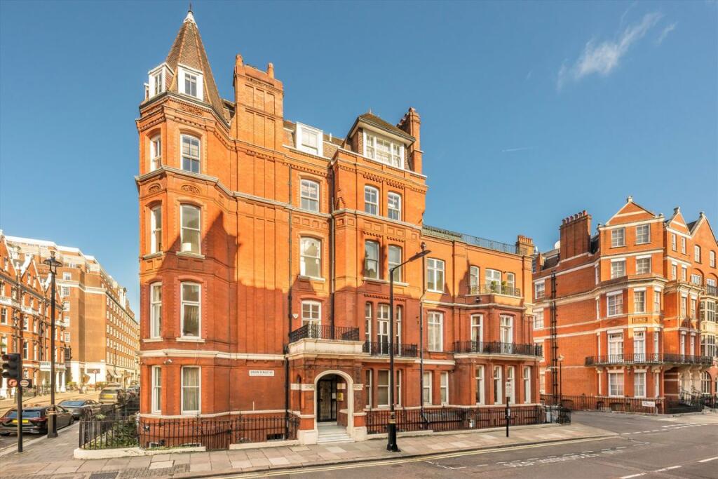 Main image of property: Green Street, London