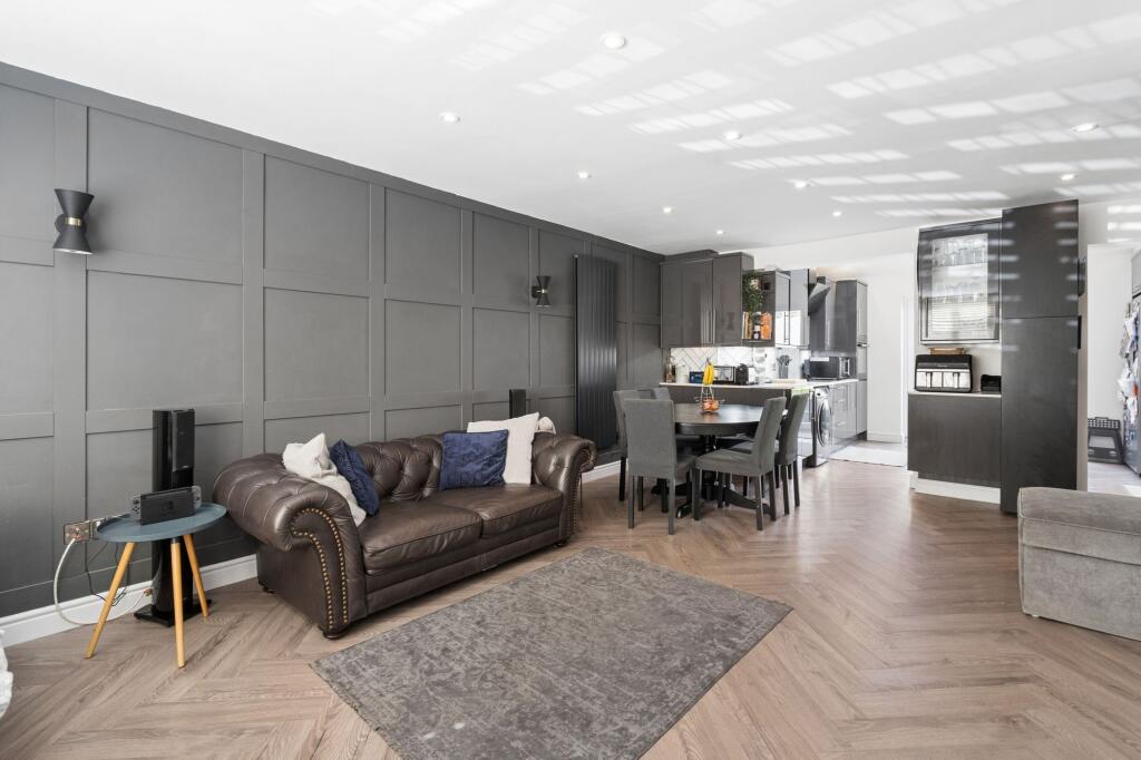 House in Watford - View 2