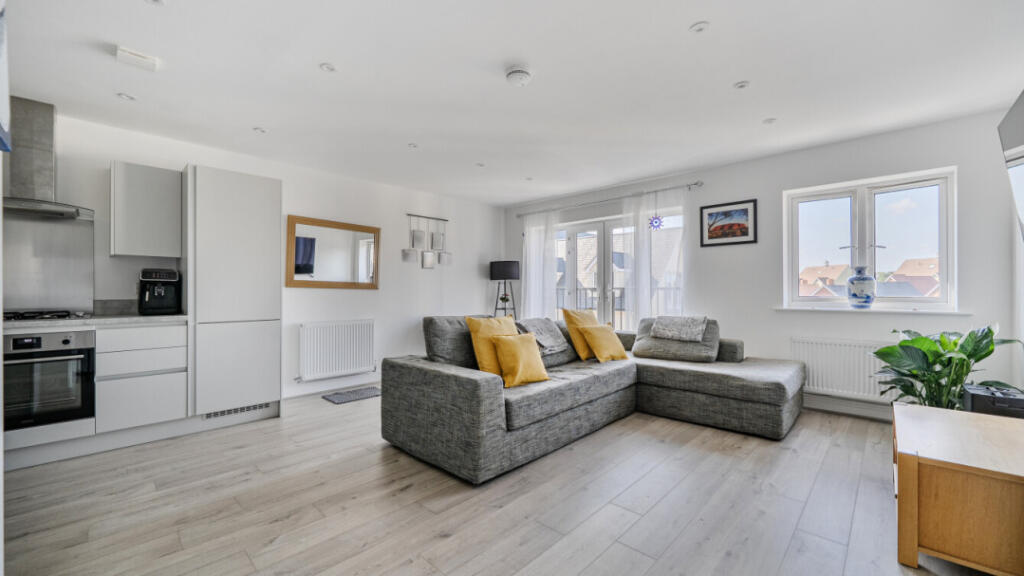 Main image of property: 13 Woodland Glade, Mytchett, Camberley, GU16 6GY
