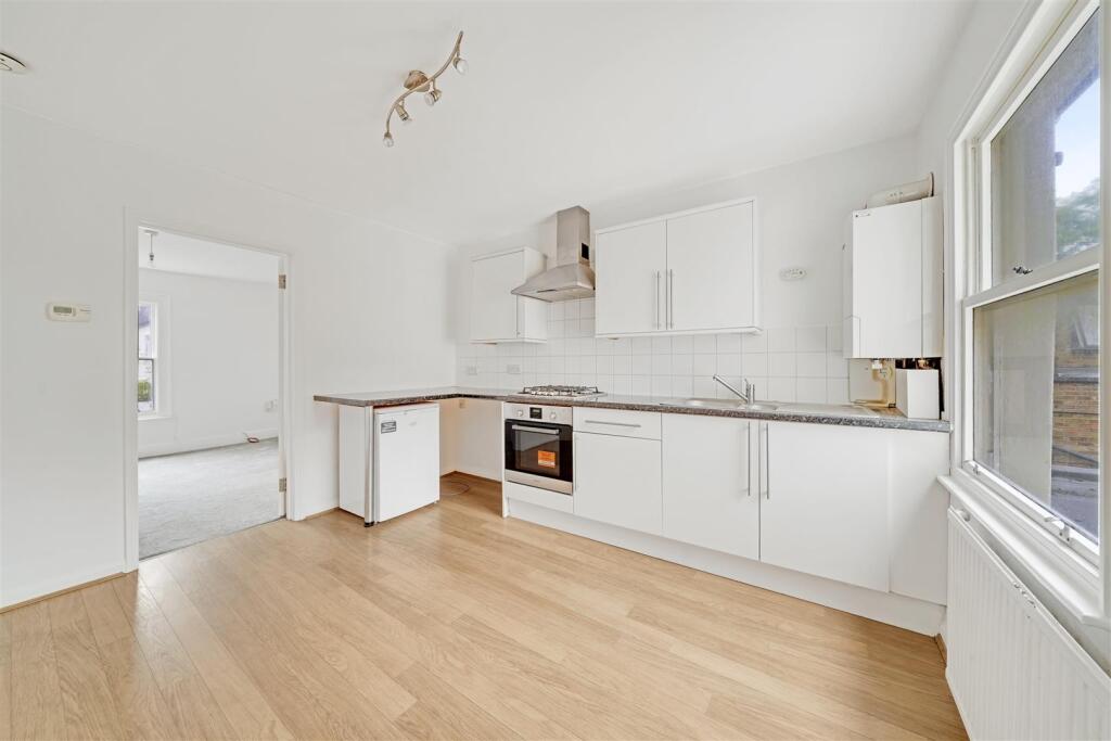 Apartment in Twickenham - View 4