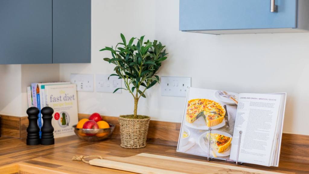 Plot 200 The Loughton, Fiddington FIelds, Juneberry Way, Tewkesbury, GL20 7UB photo 4
