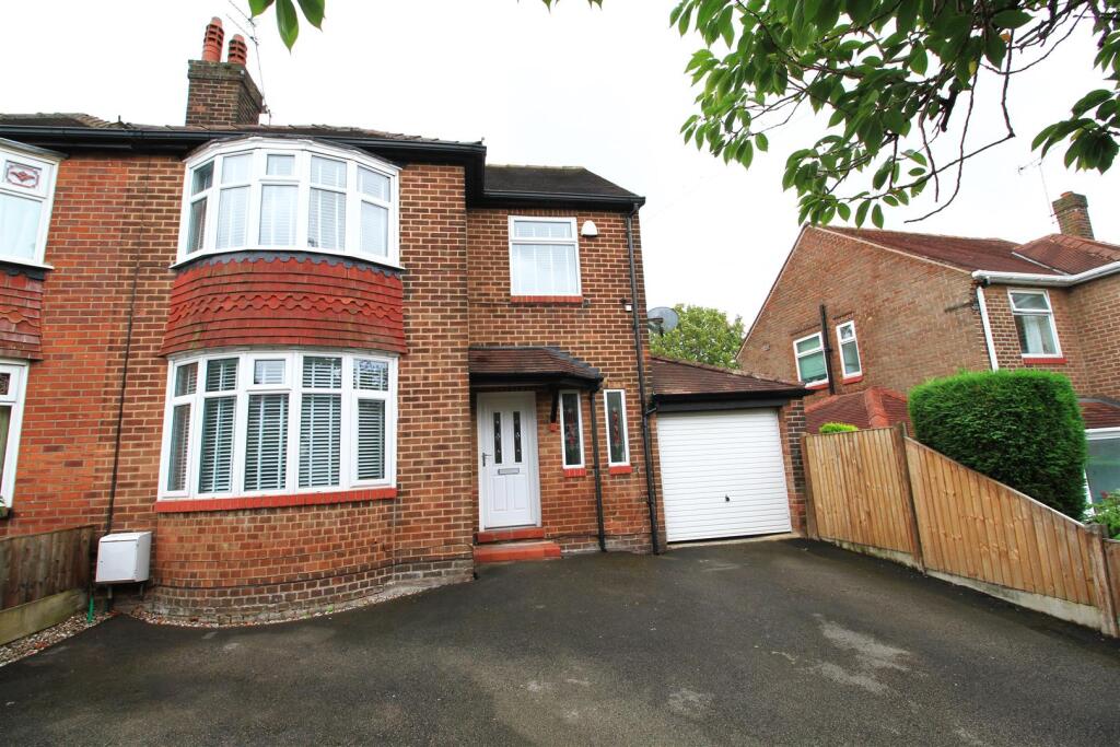 Main image of property: Stockport Road, Denton, Manchester