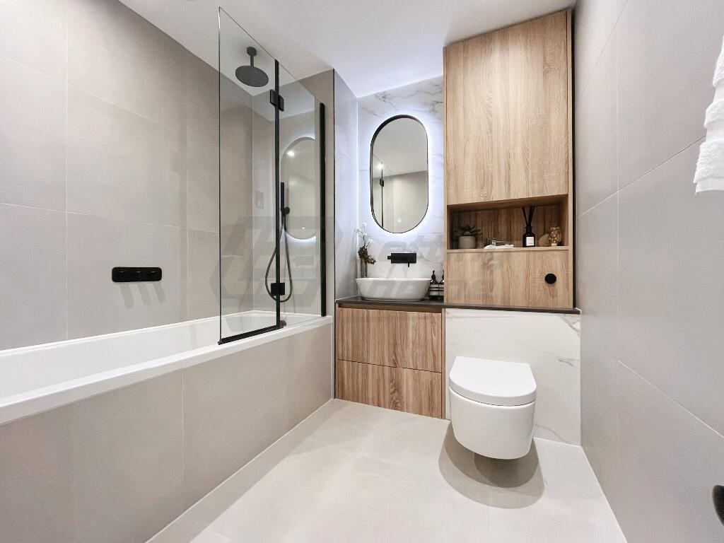 Queen's Cross, Eden Court, London, E16 photo 4