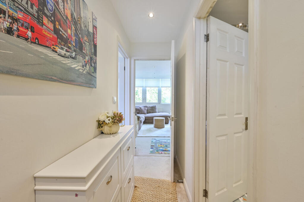 Apartment in London - View 5