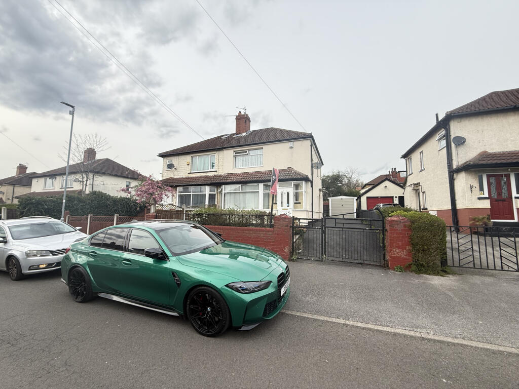 Main image of property: Easterly Crescent, Leeds, West Yorkshire, LS8