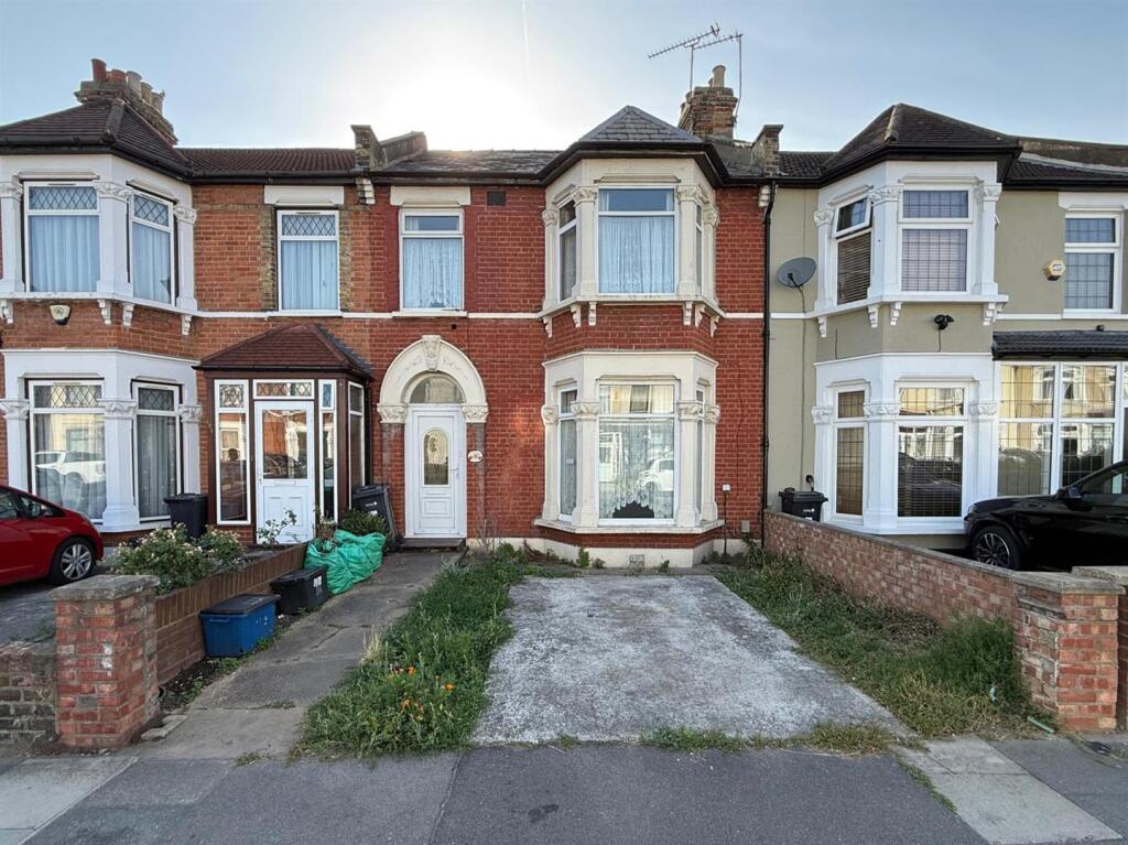 Main image of property: Cambridge Road, Seven Kings