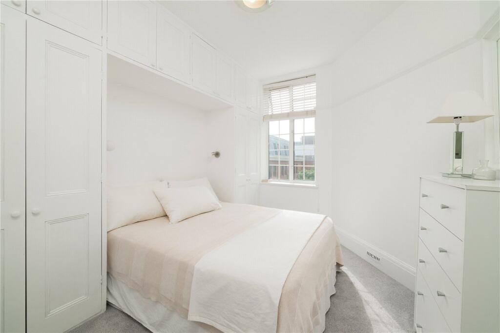 Apartment in London, Chelsea - View 3
