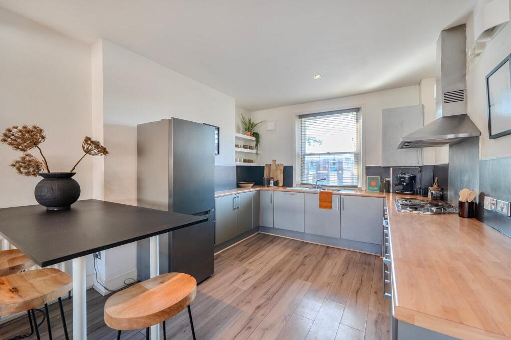Apartment in London, Kilburn - View 2