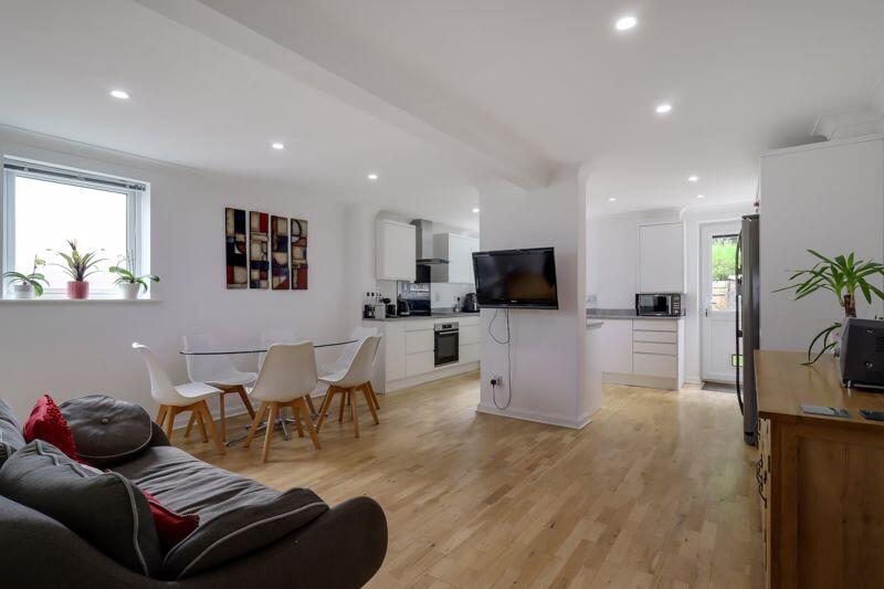 Beech Hill Road, Sunningdale photo 3