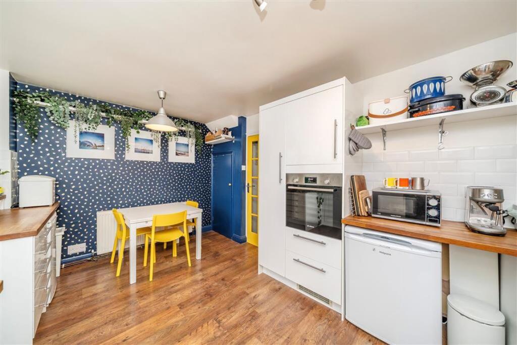 House in London - View 3