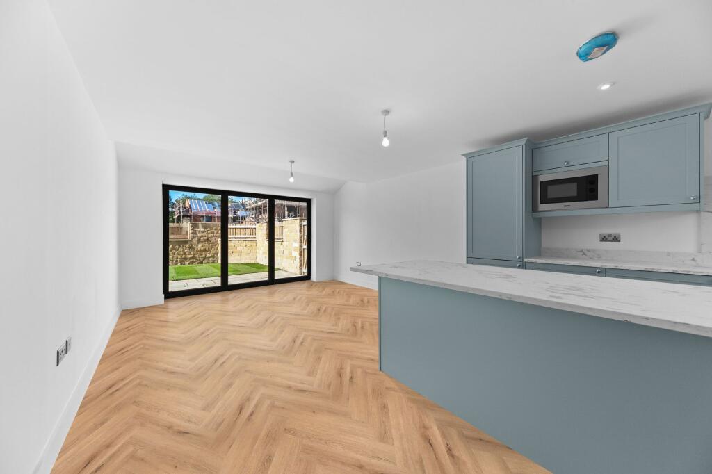 Dreslintone Close, BD11 photo 3