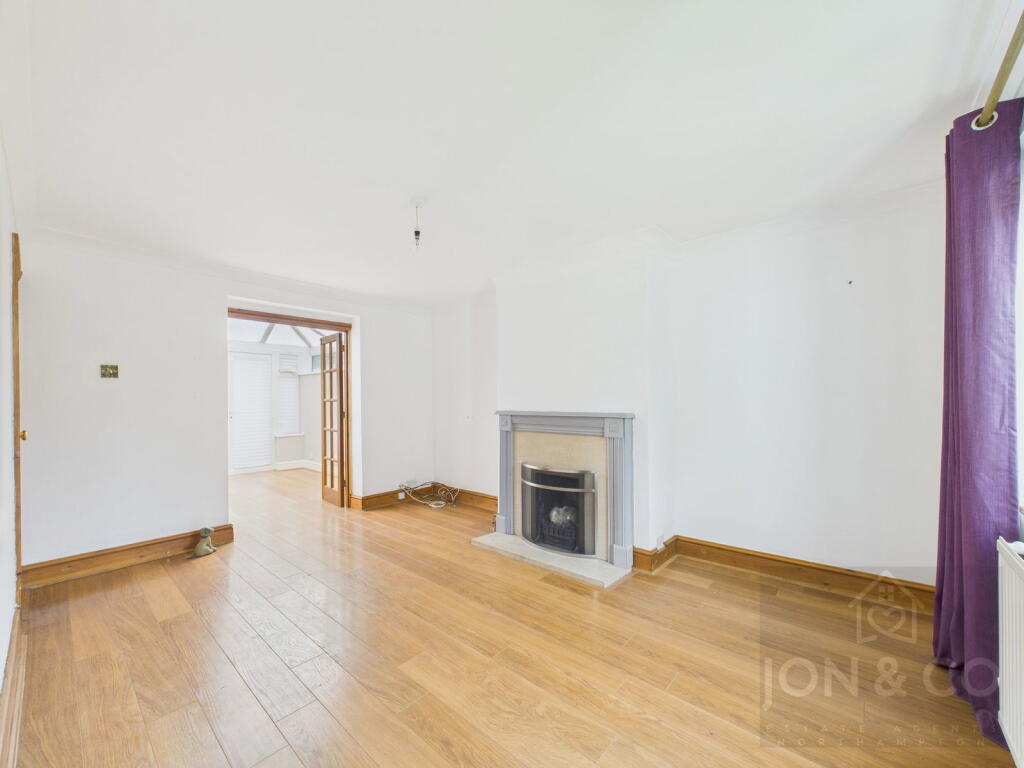 House in Hardingstone, West Northamptonshire - View 3