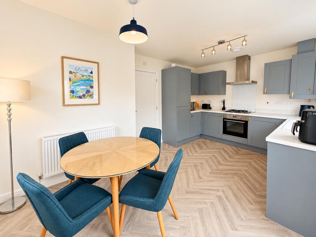 Cedar Place, Cullompton, EX15 1YR photo 2
