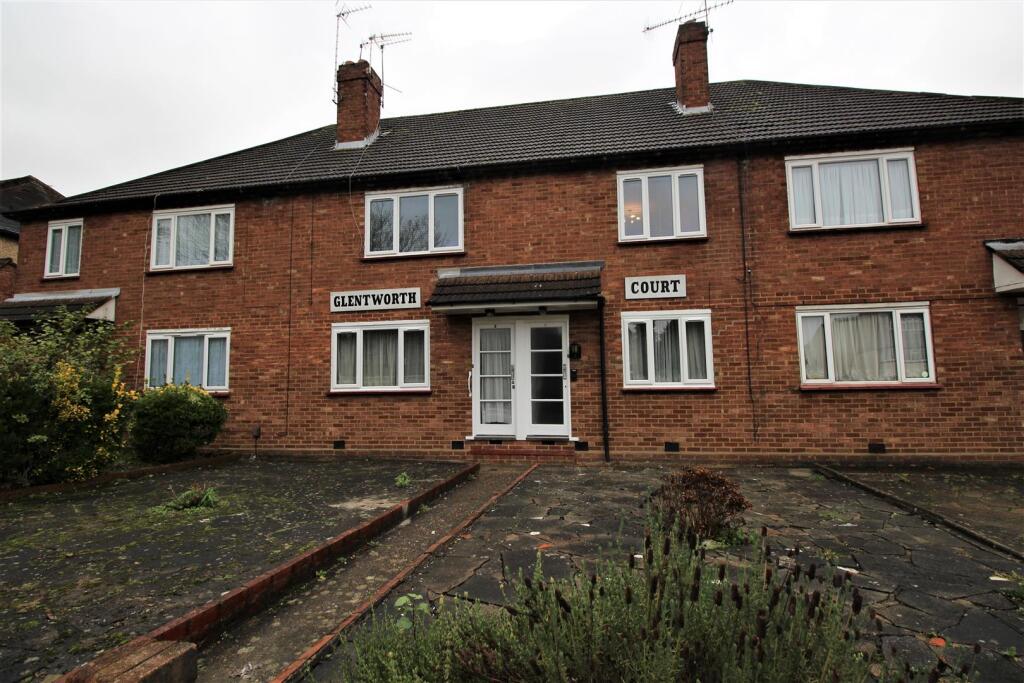 Main image of property: Stonegrove, Edgware