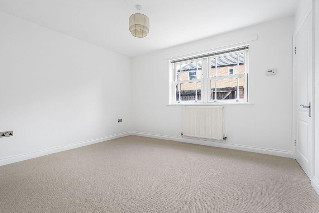 House in Huntingdonshire, St Ives - More