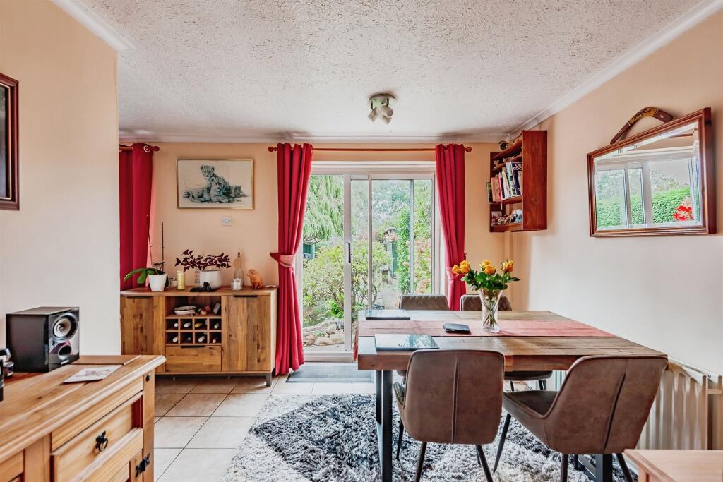 House in Reigate and Banstead, Surrey - View 5