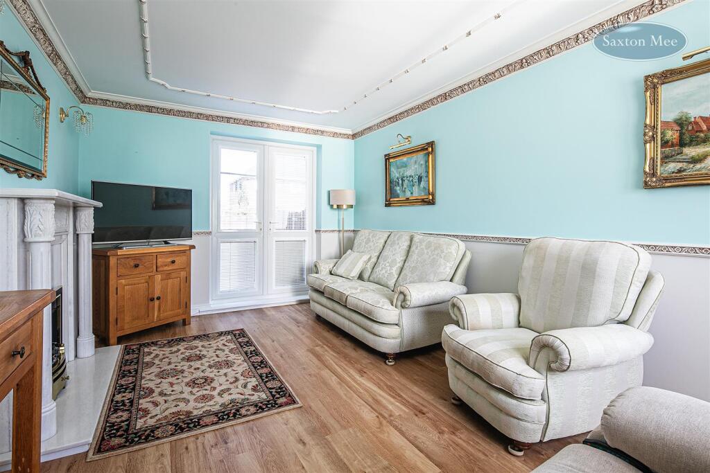 House in Sheffield, South Yorkshire - More