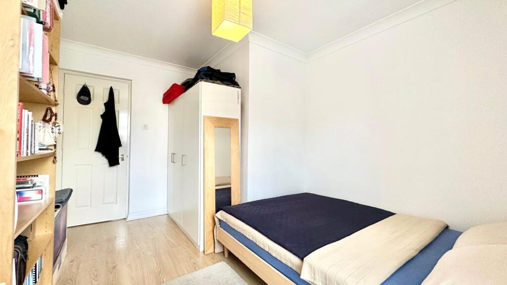 Apartment in London - More