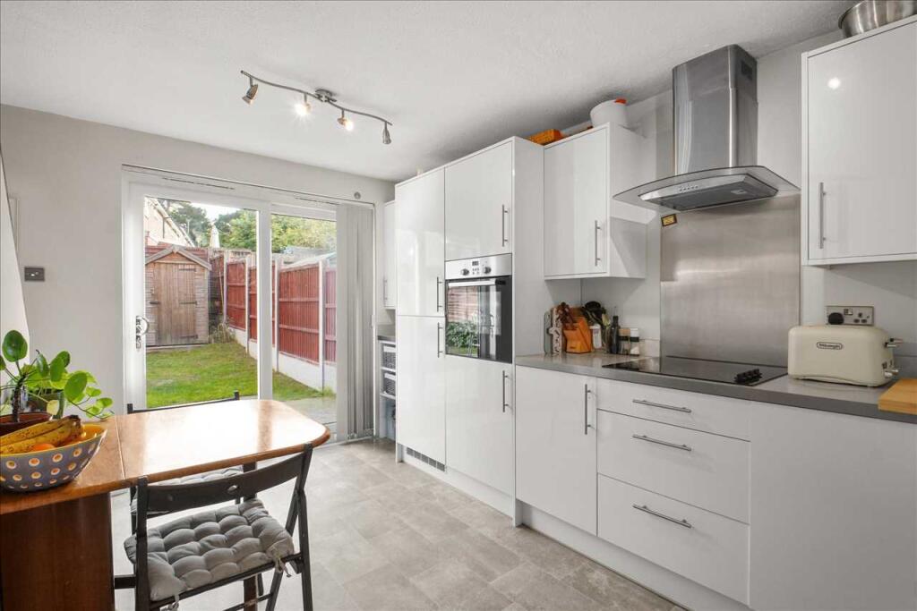 House in Milton Keynes, Bradwell - View 2