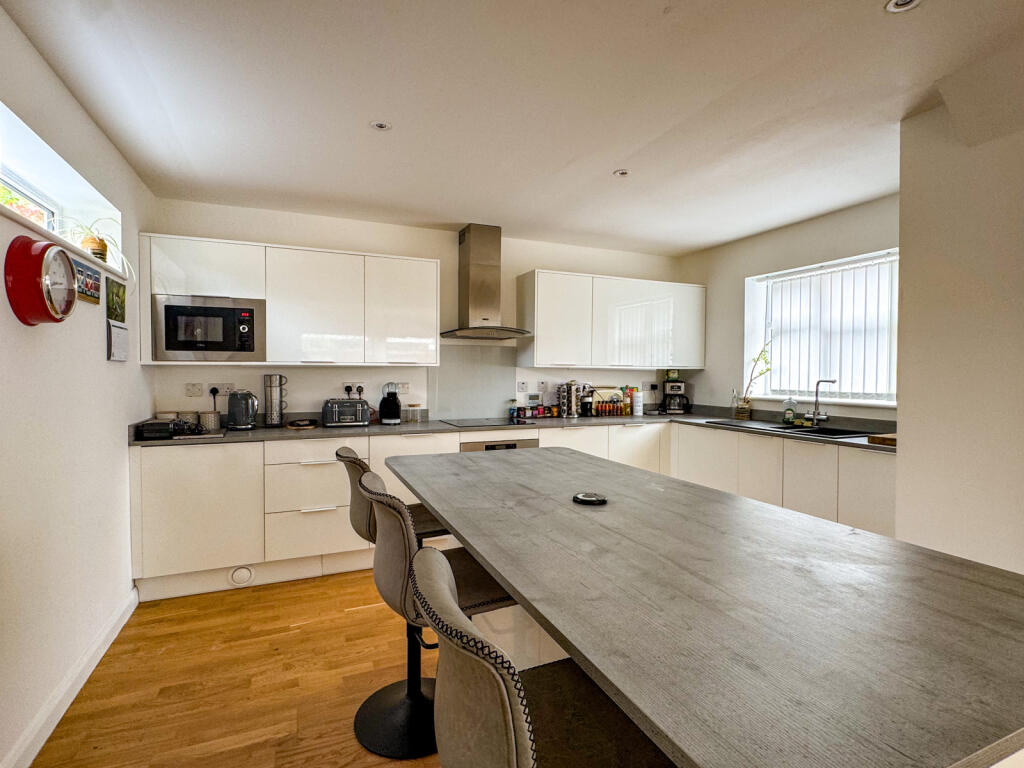 Standish Avenue, Patchway, Bristol, BS34 photo 4