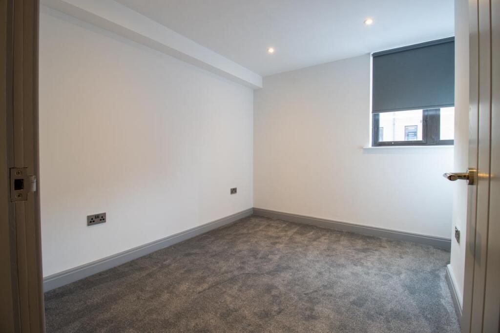 Apartment in Bradford - More